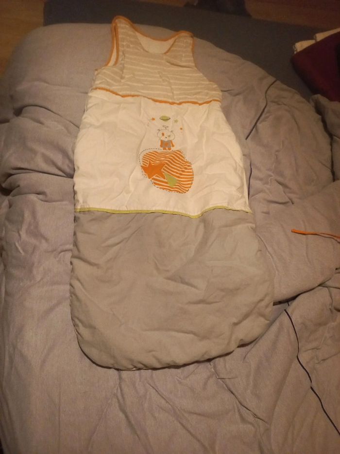 Gigoteuse et tour de lit