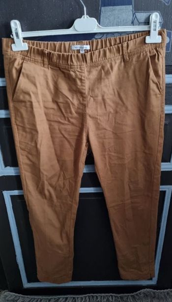 Jean  élastique à la taille couleur camel taille 40