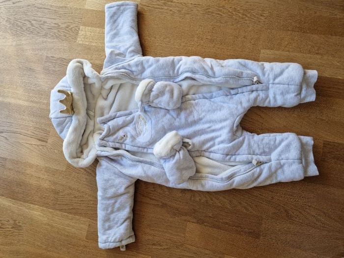 Combinaison avec gants