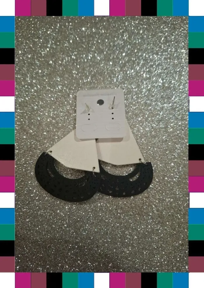 Boucles d'oreilles en bois - photo numéro 3