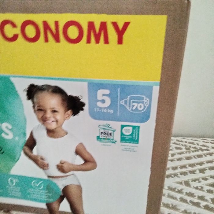 2 cartons de couches Pampers taille 5 - photo numéro 3
