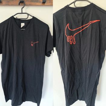 👕 T-shirt Nike Noir Logo Fondu Rouge - Taille M Cintré