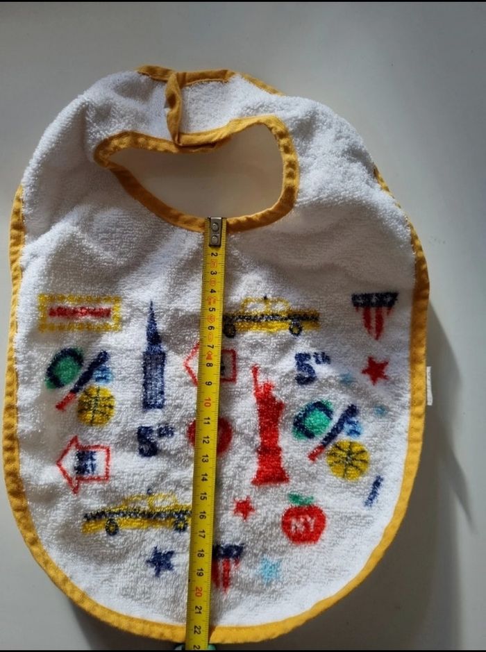 Lot de 2 bavoirs très bon état - photo numéro 4