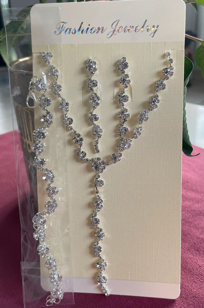 Ensemble trois pièces bijoux plaque argent strass collier bracelet bo neuf - photo numéro 8