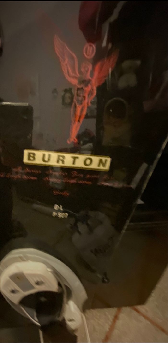 Snowboard BURTON noir brillant  BL 157 - descente, position goofy, fixations incluses - photo numéro 5