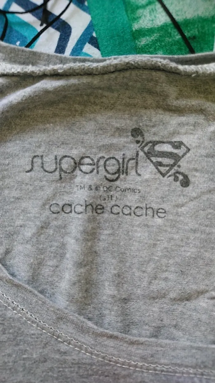 🌺T shirt supergirl, édition limitée cache cache 🌸 - photo numéro 4