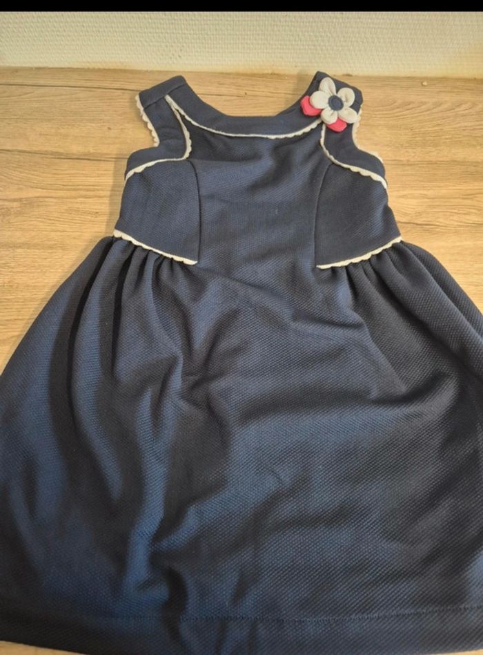 Robe taille 5 ans - photo numéro 3