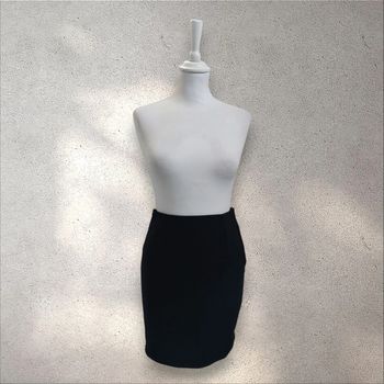 Mini jupe noir taille élastique 36 neuve sans étiquette