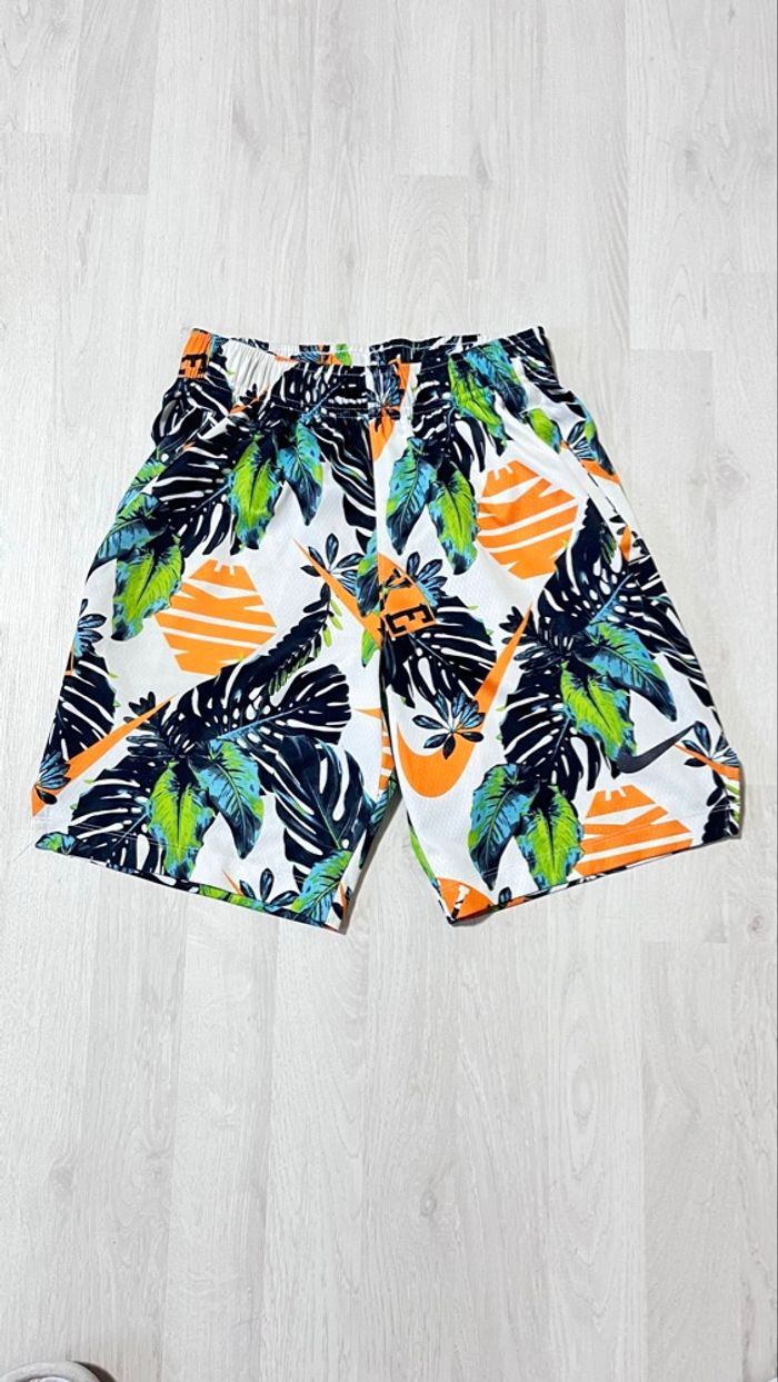 Short Nike