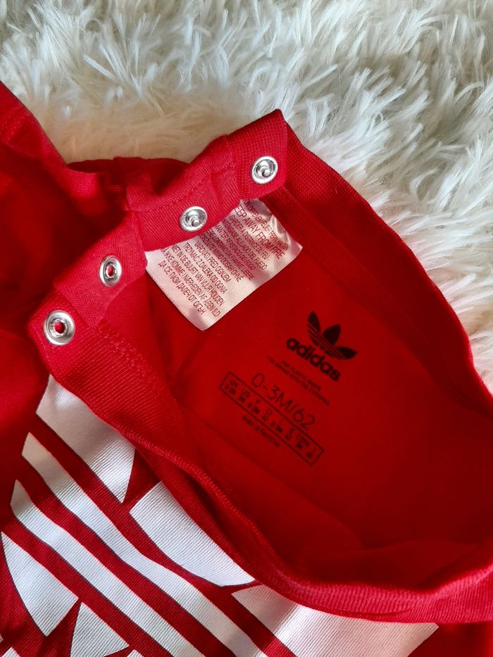 Tee-shirt rouge - photo numéro 4