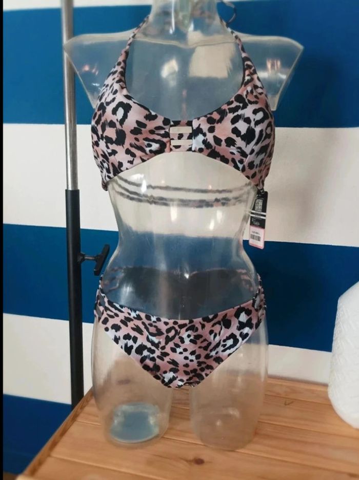 Maillot de bains deux pièces motif léopard neuf taille  L