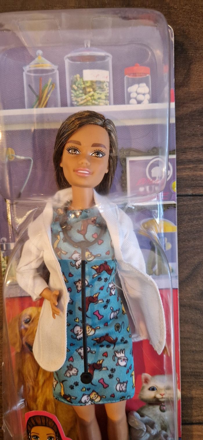 Poupée Barbie Vétérinaire - photo numéro 2