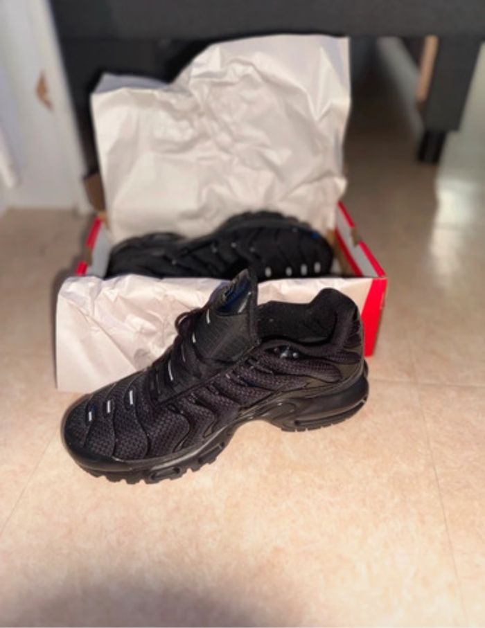 Nike Tn noir - taille 41 - photo numéro 2