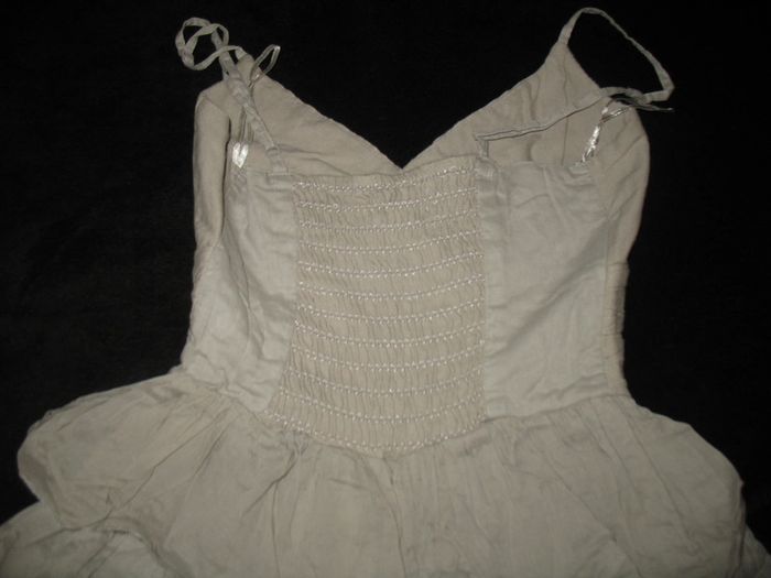 ROBE COURTE A BRETELLES ET VOLANTS GRIS CLAIR "JENNYFER" - TAILLE S - n°01 - photo numéro 4