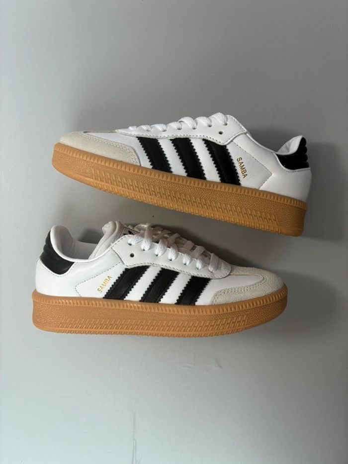 Baskets Adidas samba xlg blanche pointure 36 neuves avec boîte - photo numéro 3
