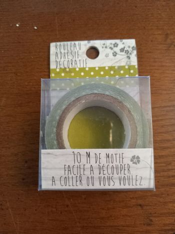 Rouleau adhésif