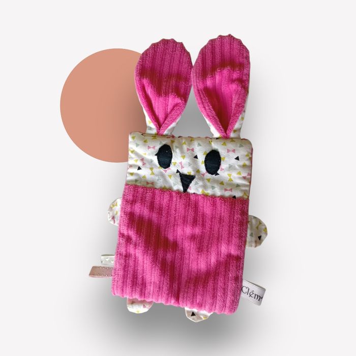Doudou lapin fait main – Modèle unique