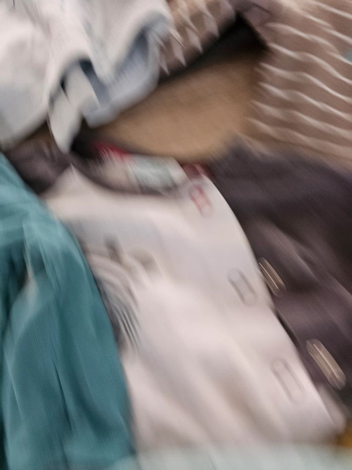 Lot 11 t shirt manche longue 18 mois - photo numéro 7