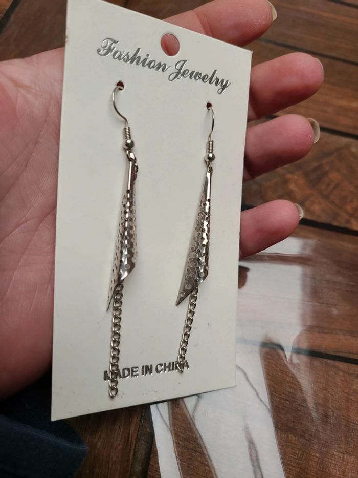 Boucles d'oreilles à trous - photo numéro 3