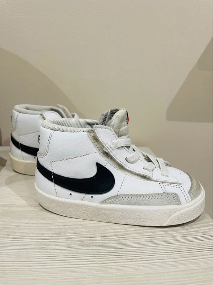 Baskets Nike Blazer Mid mixte - pointure 23,5 - photo numéro 2