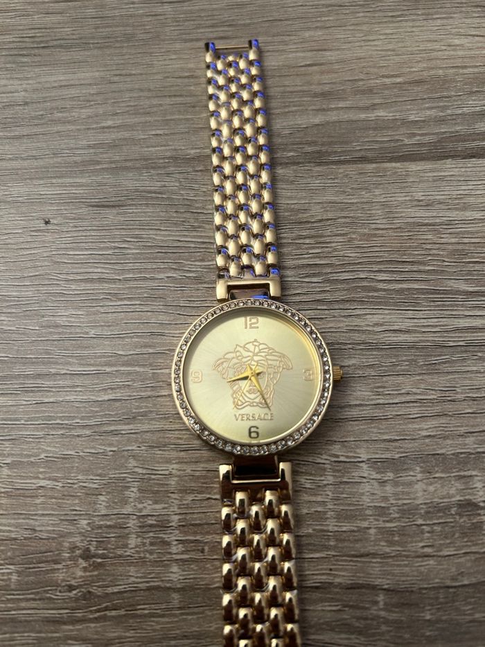 Montre Versace neuve jamais portée - photo numéro 2