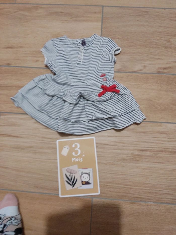 Robe été sergent major 3 mois