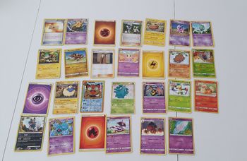 Lot de 27 cartes Pokemon