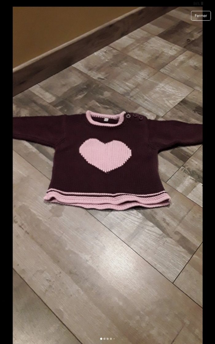 Pull violet dessin coeur rose