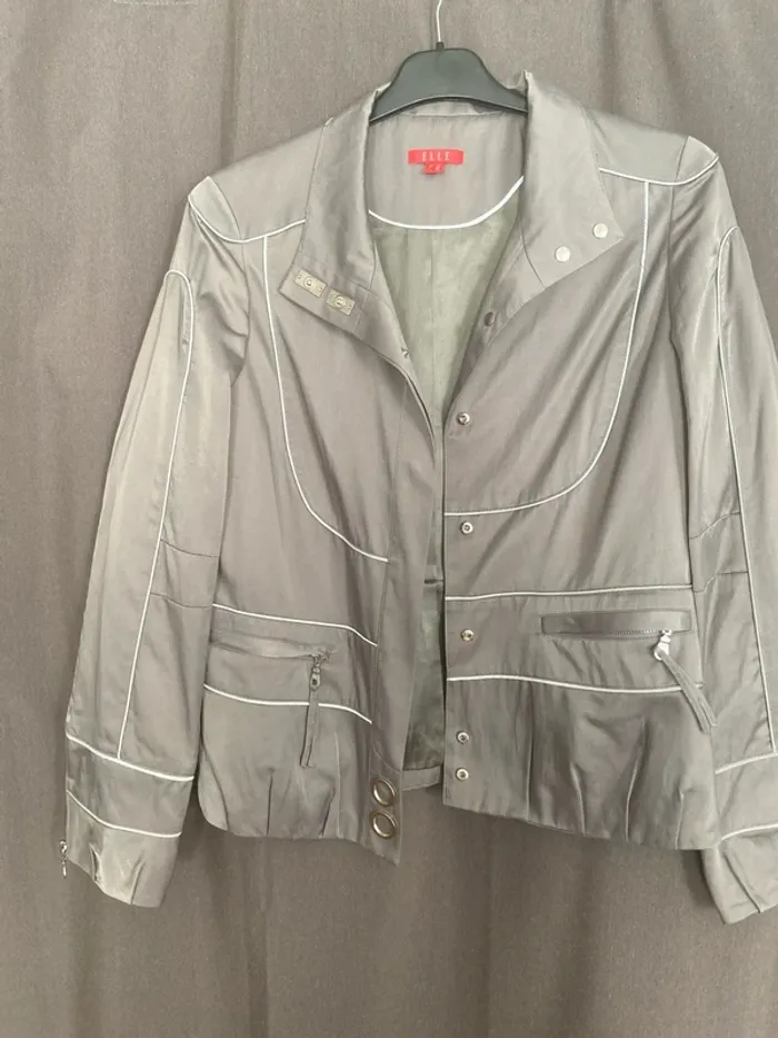 Jolie veste grise - photo numéro 3