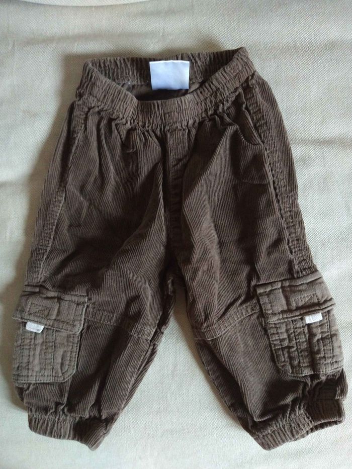 Pantalon aspect velours taille 6 mois sans marque en très bon état
