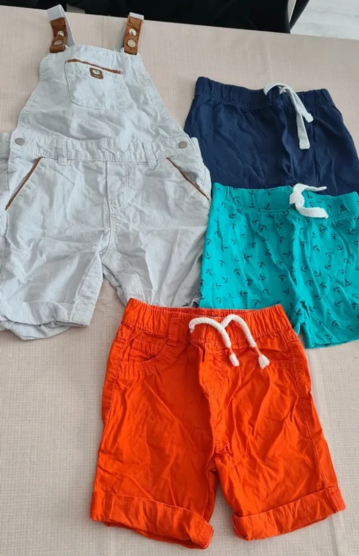 Lot pantalons/shorts enfant 2 ans (21 articles) - photo numéro 2