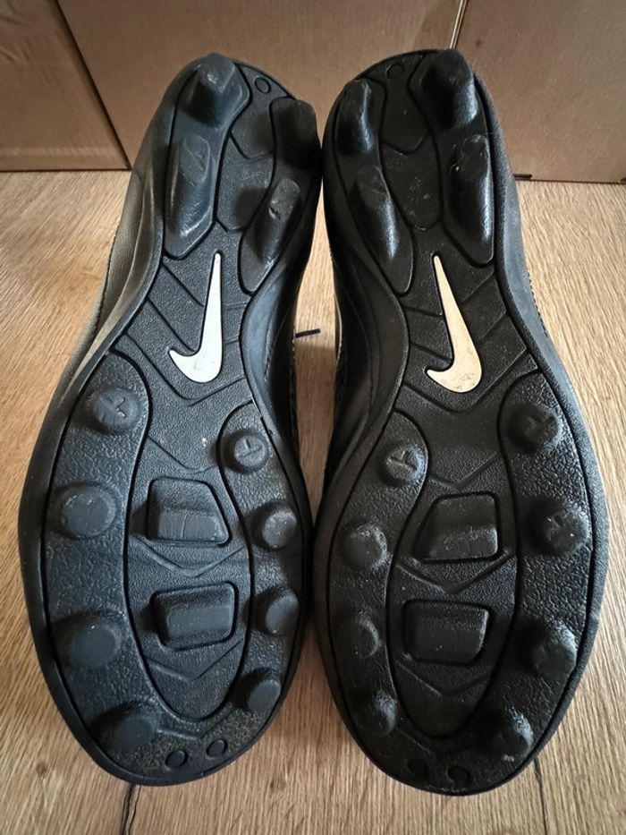 Baskets foot Nike pointure 38 très bon état - photo numéro 16