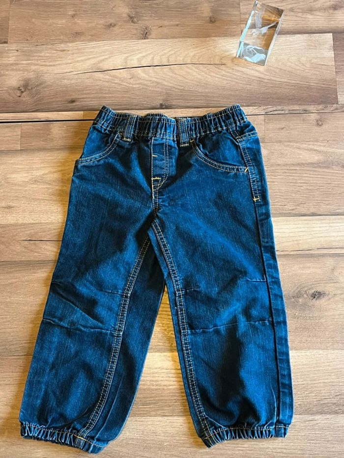 Je vend un pantalon garçon enfant du 3 ans très bon état
