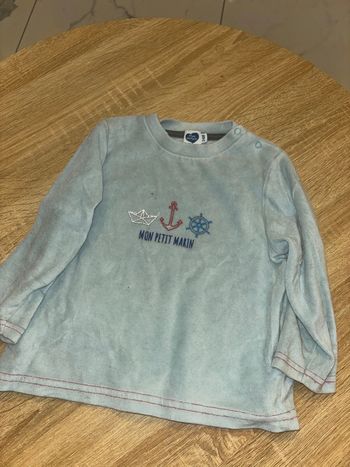 Haut polaire de pyjama garçon taille 24 mois bon état