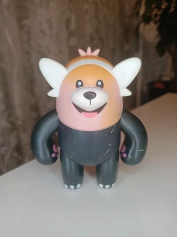 Figurine Pokémon avec bras articulés chelours