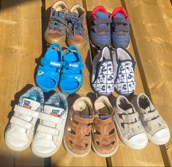 Lot 7 paires chaussures 23 garçon