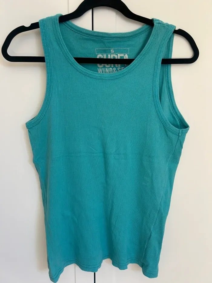 2 Tee shirt sans manche - photo numéro 2
