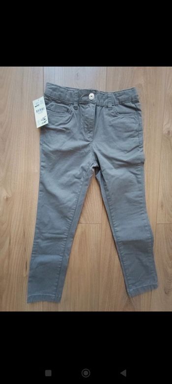 Pantalon neuf 5-6 ans