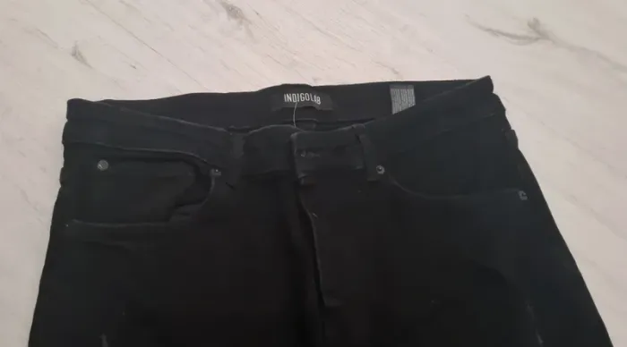 Jean noir taille 42 - photo numéro 2