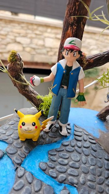 Super figurine Pokemon Nintendo tomy C.G.T.S.J sacha et son pikachu