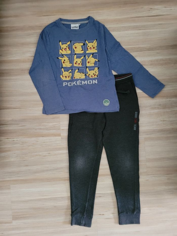 Ensemble t-shirt et pantalon, garçon 8 ans.