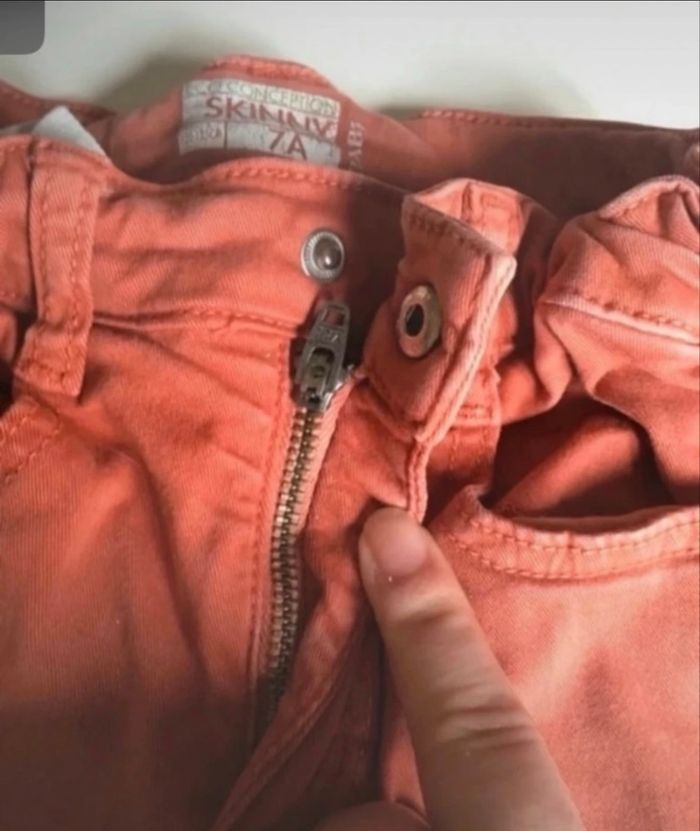 Jean skinny pour garçon BON ÉTAT taille 7 ans couleur rouille - photo numéro 7