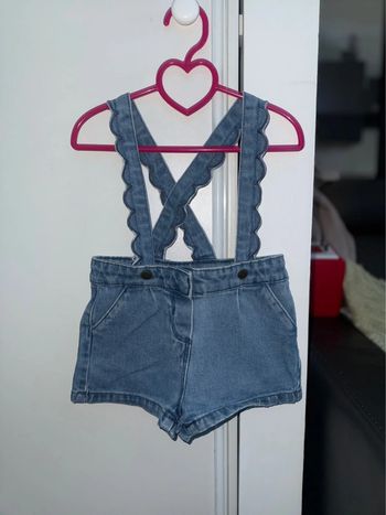 Short à bretelle