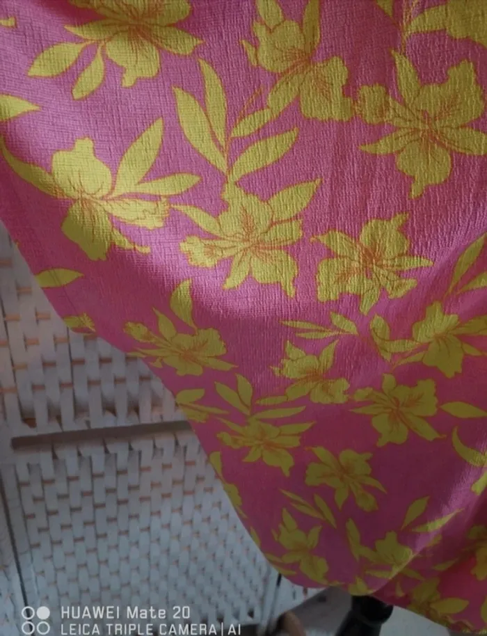 💕Jolie blouse rose poudré aux motifs floraux jaune acidulé avec collier femme TXl / 42 mosquitos 💕 - photo numéro 7
