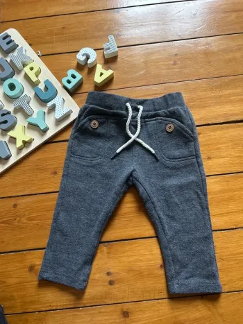 Pantalon gris foncé 9 mois