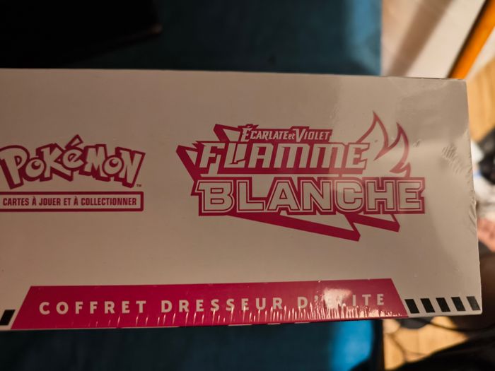 Pack coffret ETB dresseur d'élite Pokémon écarlate et violet flamme blanche AB prix ferme - photo numéro 2