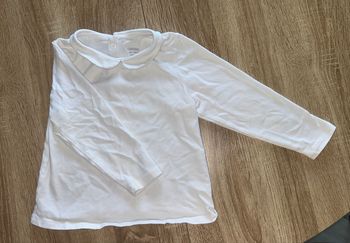 Haut blanc avec col