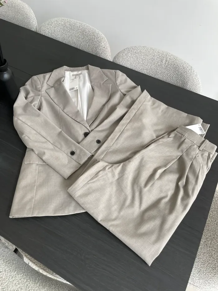 Ensemble tailleur - photo numéro 3