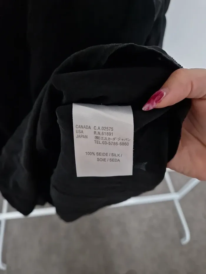 Blousse noir escada - photo numéro 4