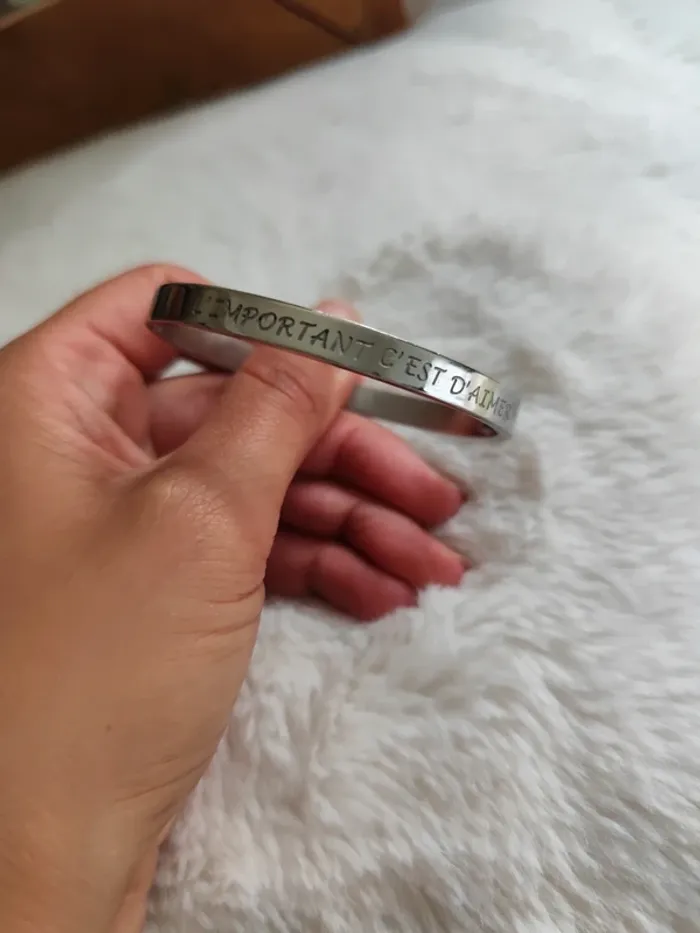 Bracelet jonc avec inscription l'important c'est d'aimer - photo numéro 2